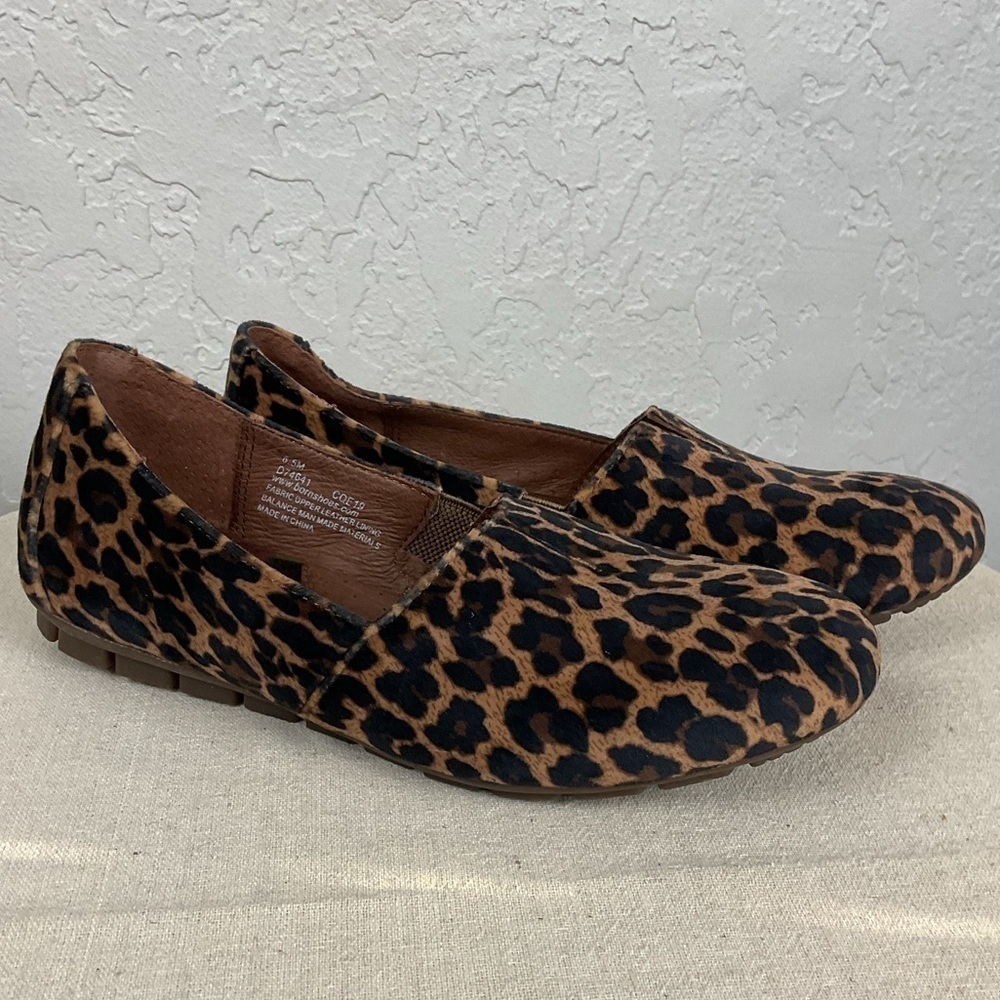 Women’s Born Sebra Leopard Print Slip On Loafer Size 6.5 - Picture 3 of 8